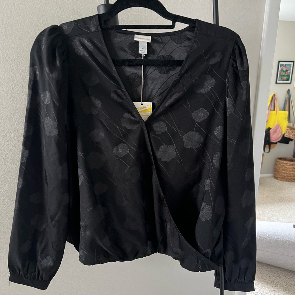 NWT! Black floral printed wrap blouse